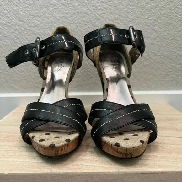 Charles Charles David Pinup Platform Pump Heels 5.5 - Picture 4 of 5